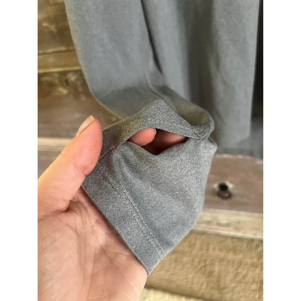 Women’s Nike Dri-FIT 1/4 Zip Pullover Long Sleeves Thumbhole Gray Medium Running - Picture 4 of 8